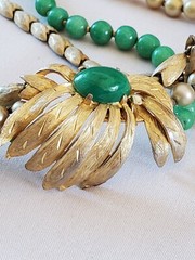 Vtg Gold Jade Glass Faux Pearl Green Mogul 3 Strand Necklace Earrings Set