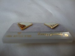 VINTAGE SAMUEL HUANG DESIGNER CLOISONNE RETRO MOD BLACK & WHITE STUD EARRINGS
