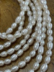 Vintage 4strand Freshwater Rice Pearl Necklace. 14/20 Floral Clasp. 104g