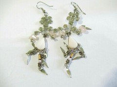 PERUVIAN PIERCED EARRINGS LONG DANGLE PRETTY METAL WORK ROSE QUARTZ GEMSTONE