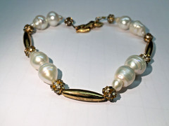 Vintage Monet Faux Pearl & Rhinestone Bracelet Gold Tone Fold Over Clasp 9″!