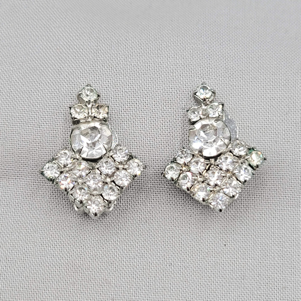 Vintage Clear Prong Set Rhinestone Clip on Earrings Silver tone Drop 1 1/8″