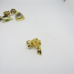 Jewelry Vintage Many pieces wearable 5 oz. Ring Earrings Pendants Stick Pin
