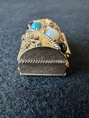 Vintage Avon 1974 Queen’s Ransom Treasure Chest Pill Box Pendant No Chain