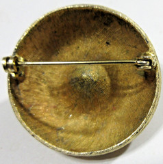 VTG 1.25″ Geometric domed type Brooch Pin blue glass textured Gold tone metal