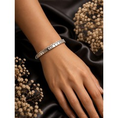 Monet Silver Tone Geometric Link Tennis Bracelet Signed Fold Over Clasp 7.25″
