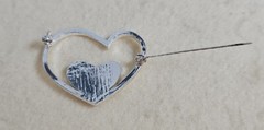 Dbl Heart Brooch Pink Stones Silvertone 1 Odd Color Stone Approx 2″ Wide