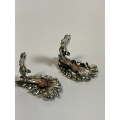 Vintage Silver Tone Clip On Earrings Detailed Leaf Pattern Elegant