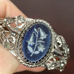 Whiting & Davis Intaglio Lily Flower Cameo Silvertone Hinged Bracelet Mesh Bags