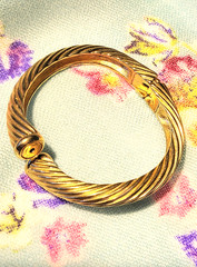 90s Joan Rivers Classic Interchangeable Cap Gold Tone TwistedRope Clamp Bracelet