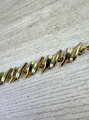 Vintage Unbranded Gold Tone Chunky Bracelet Chain Link Lobster Close