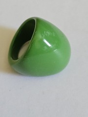 Vintage Retro Style Green Lucite Plastic Some Ring Size 9