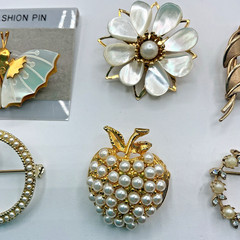 Lot of 6 Gold Tone Faux Pearl MOP Brooch Pins VanDell And Unbranded Apple Flower