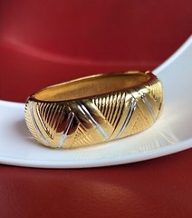 Vtg Oroton High Polish Shiny Gold Silver Tone Wide Bangle Fits 7″ Bracelet Dent