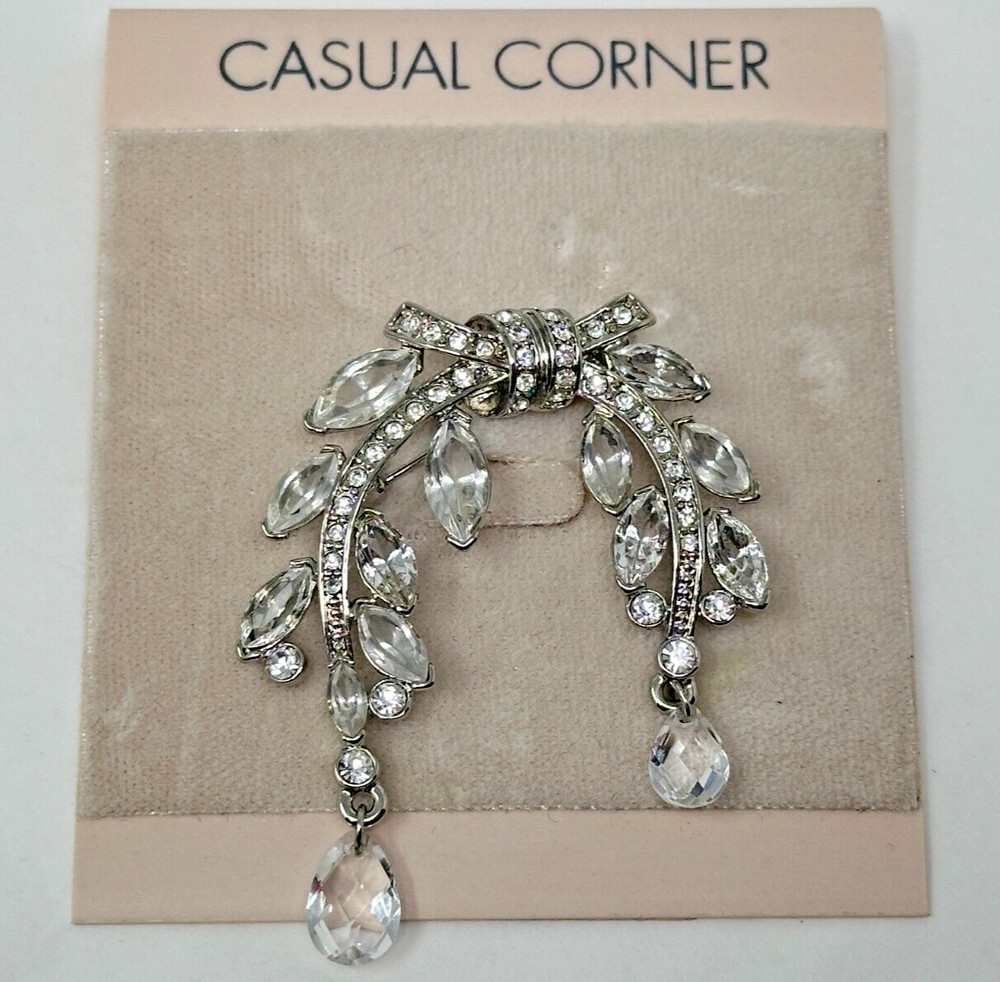 VTG Casual Corner Signed Silvertone Clear Crystal Rhinestone Brooch Pin