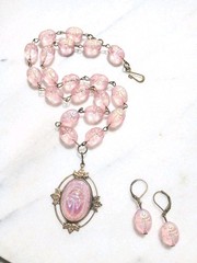 SALE! VINTAGE EGYPTIAN IRID PINK SCARAB PENDANT SCARAB BEAD GLASS NECKLACE SET