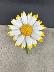 Vintage Enamel Flower Brooch Daisy