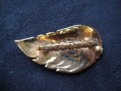 Vintage Leaf w/ Gold Foil Edging Gold Tone Scarf Clip