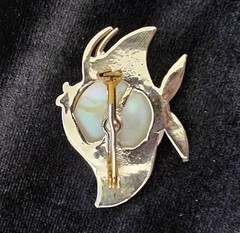 Vtg Nautical Brooch Lot Gold Tone Mother of Pearl Rhinestone Fish Seahorse Cameo