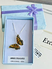 Butterfly Genuine Baltic Amber Necklace Vintage Egg Yolk Butterscotch Polish 老琥珀