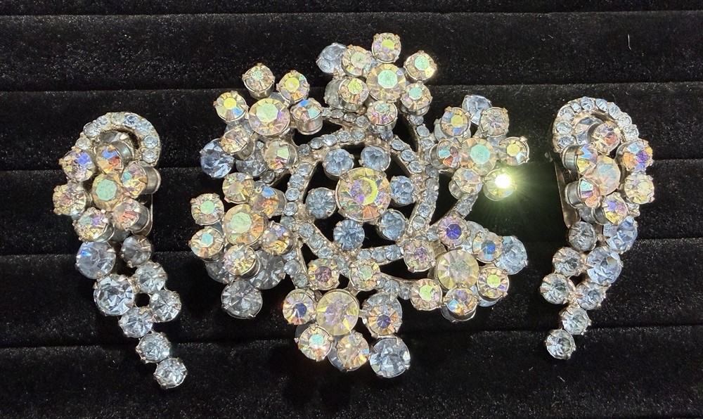 Vintage Juliana Blue & Aurora Borealis Snow Flake Set Brooch & Earrings Blue