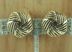 Unsigned Vintage Avon Golden Knot Open-Work Pentagon-Shape Clip Earrings