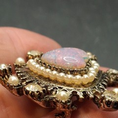 Vintage Gold Tone Opalite Heart Brooch Pin Rhinestone Accents Faux Opal