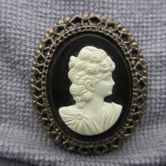 Vintage Cameo Brooch Early Plastic On Black Glass Gold Tone Frame