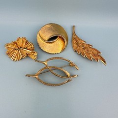 Vintage Designer Brooch Lot Gold Tone Textured Brushed Leaf Wishbone Signed