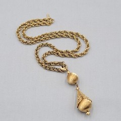 Vintage Monet Filigree Pendant Necklace Brushed Gold Plated Rope Chain 26″
