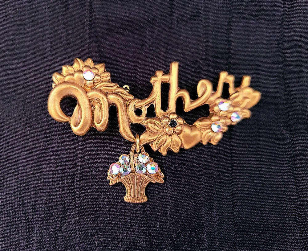 Vintage Style Mother’s Day Brooch