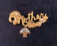 Vintage Style Mother’s Day Brooch