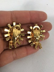 Beautiful Vtg INAR I.N.A.R Italy Rhinestone gold tone clip On earrings