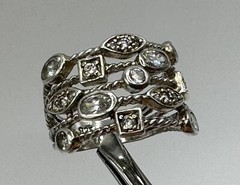 Awesome Vintage Unbranded 925 Sterling Silver Clear Gems Confetti Size 9 Ring