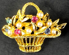LOT* Vintage Gerrys Pastel Rhinestone Pearl Bouquet Basket, Round gold Brooch jm