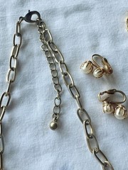 Jewelry Lot 4pc Mint Green Floral Statement Necklace Avon Pearl Daisy