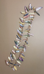 Vintage 1970s-1990s Dyed Shell & Wood Bead Necklace 28″ Screw Barrel Clasp Boho