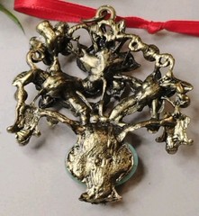 Vtg Antiqued Brassy Tone FLOWERS in Vase Acrylic Faux Peking Glass 2.25″ Pendant