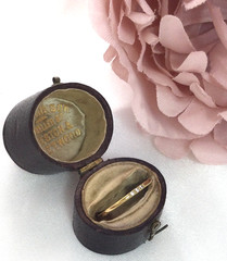 Vintage Jewellery Gold Band Ring with White Diamonds Antique Deco Dress Jewelry