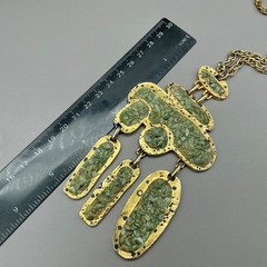Necklace Women Gold Tone Green Jade Nugget Brutalist Pendant Vintage 24 Inch