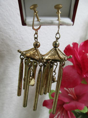 1950s 1960s JAPAN Signed Dangle Tassel Pagoda Filigree Earrings Vintage Antique