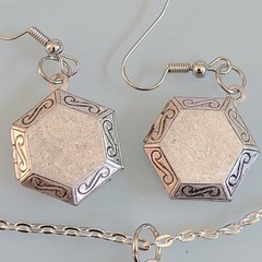 Vintage NOS Silver Hexagon Locket Necklace & Earrings Set – 20″ Magnetic Clasp