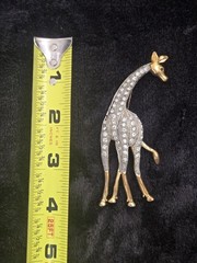 Vintage Rhinestone Giraffe Brooch Gold Tone Pin Green Rhinestone Eye 🦒