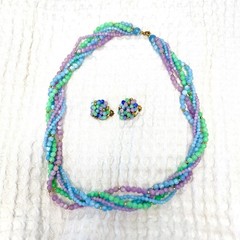 Vtg Pastel Beaded Womans Multi-Strand Necklace & Cluster Clip-On Earrings Set