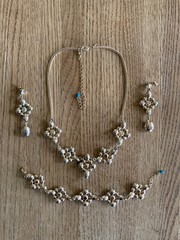 Vtg Avon JJH Blue Green Cabochon Clear Rhinestone Necklace Bracelet Earrings Set