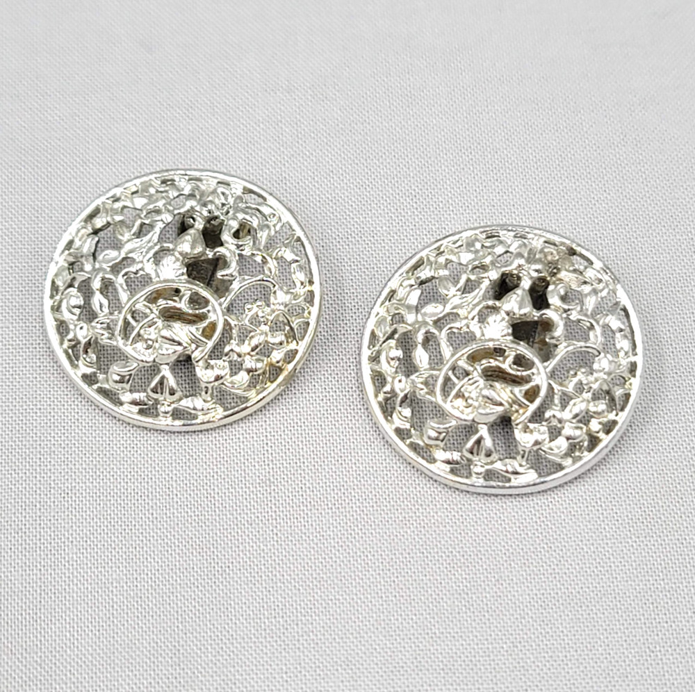 Vintage Open Work Round Clip on Earrings Silver tone Drop 1.25″
