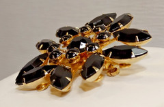 C25 VINTAGE RHINESTONE FLOWER BROOCH JET BLACK STONES PRONG SET UNSIGNED