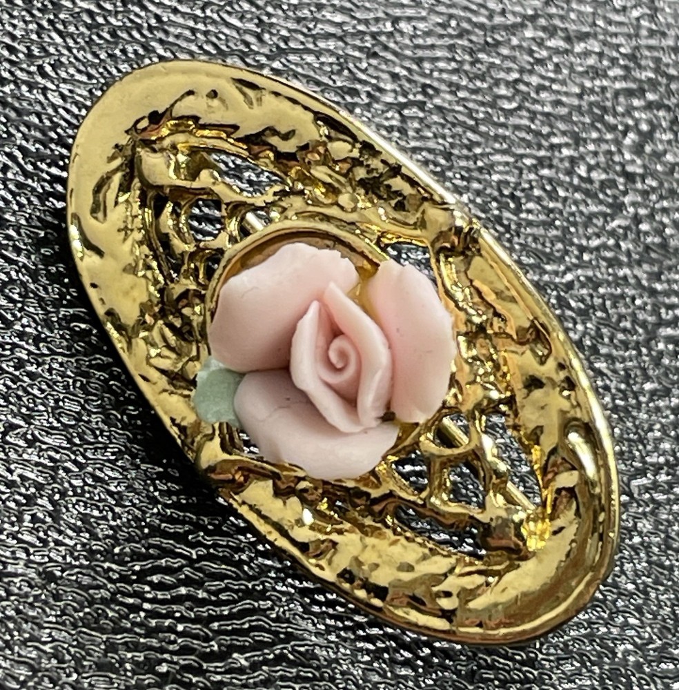 Vintage 1.2” Pink Ceramic Rose Flower Gold Tone Metal Brooch Pin