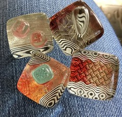 Designer Artisan SYDNEY CASH NYC UNUSUAL HAND MADE GLASS BROOCH 2 1/2” SIGNED