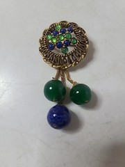 Vintage Tiny Blue Green Cabochon Gold Ton Brooch 2.5 Inch